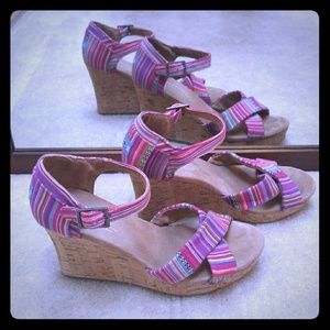 Sale!! TOMS wedge sandals